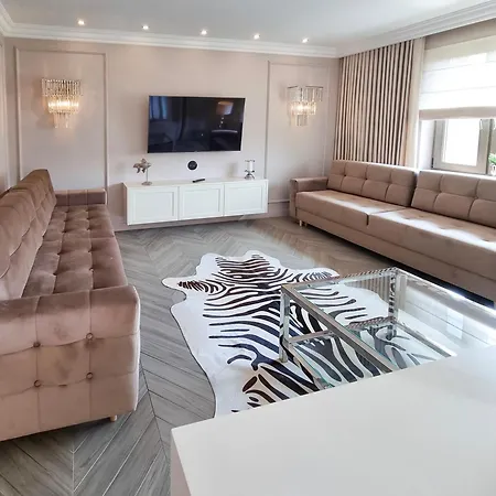 Visit Baltic - Royal アパート *