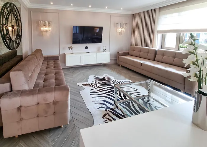 Visit Baltic - Royal アパート *